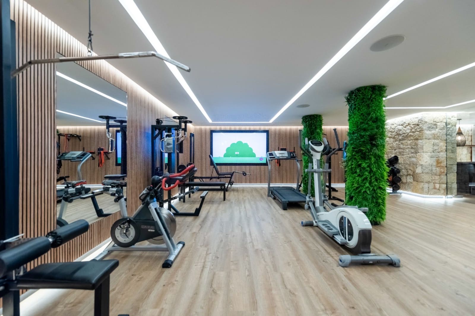 4 bedroom Villa for sale in Calpe / Calp with pool garage - € 2,520,000 (Ref: 8787992)