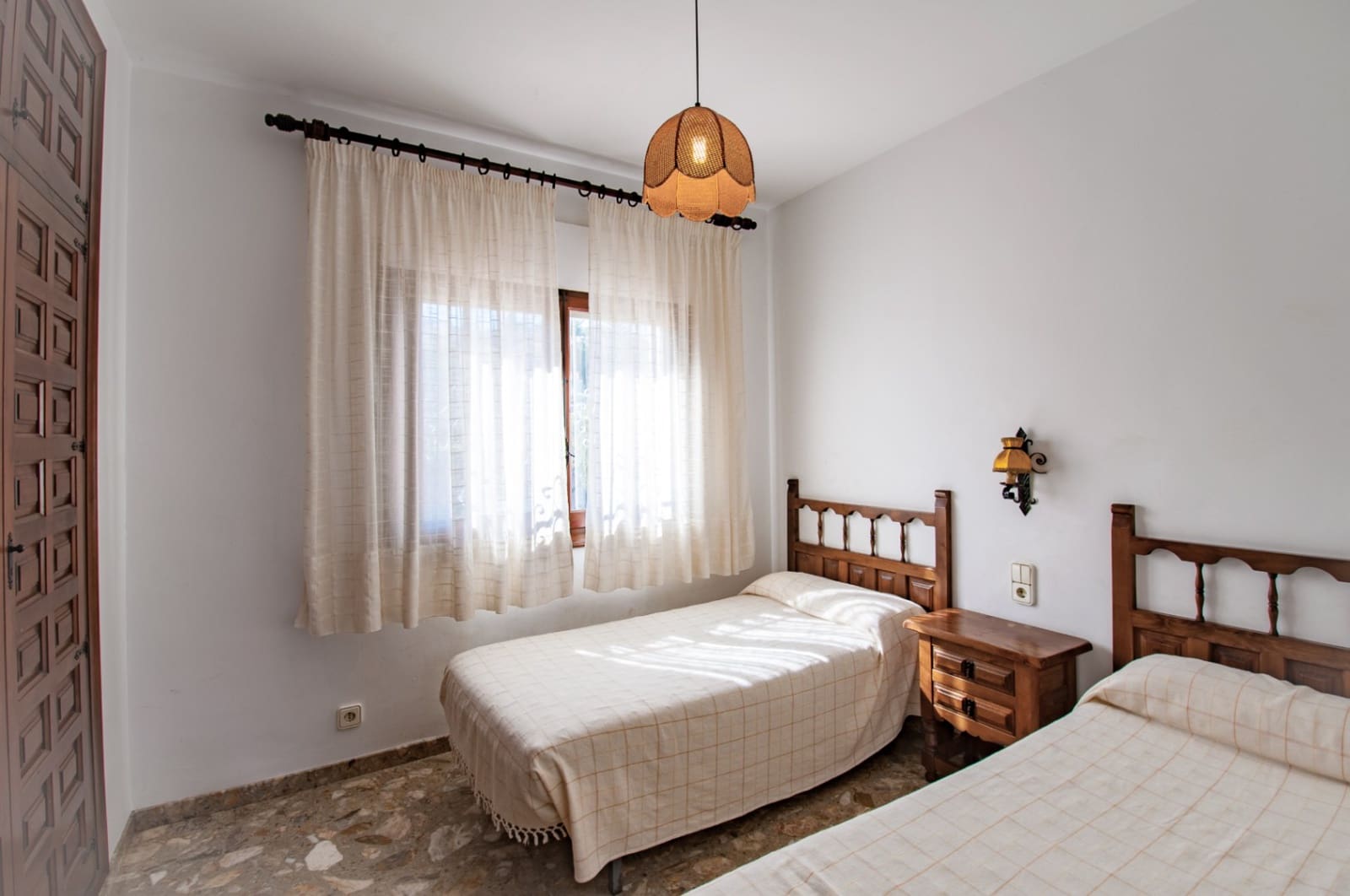 6 bedroom Villa for sale in Benissa with pool garage - € 990,000 (Ref: 8825990)