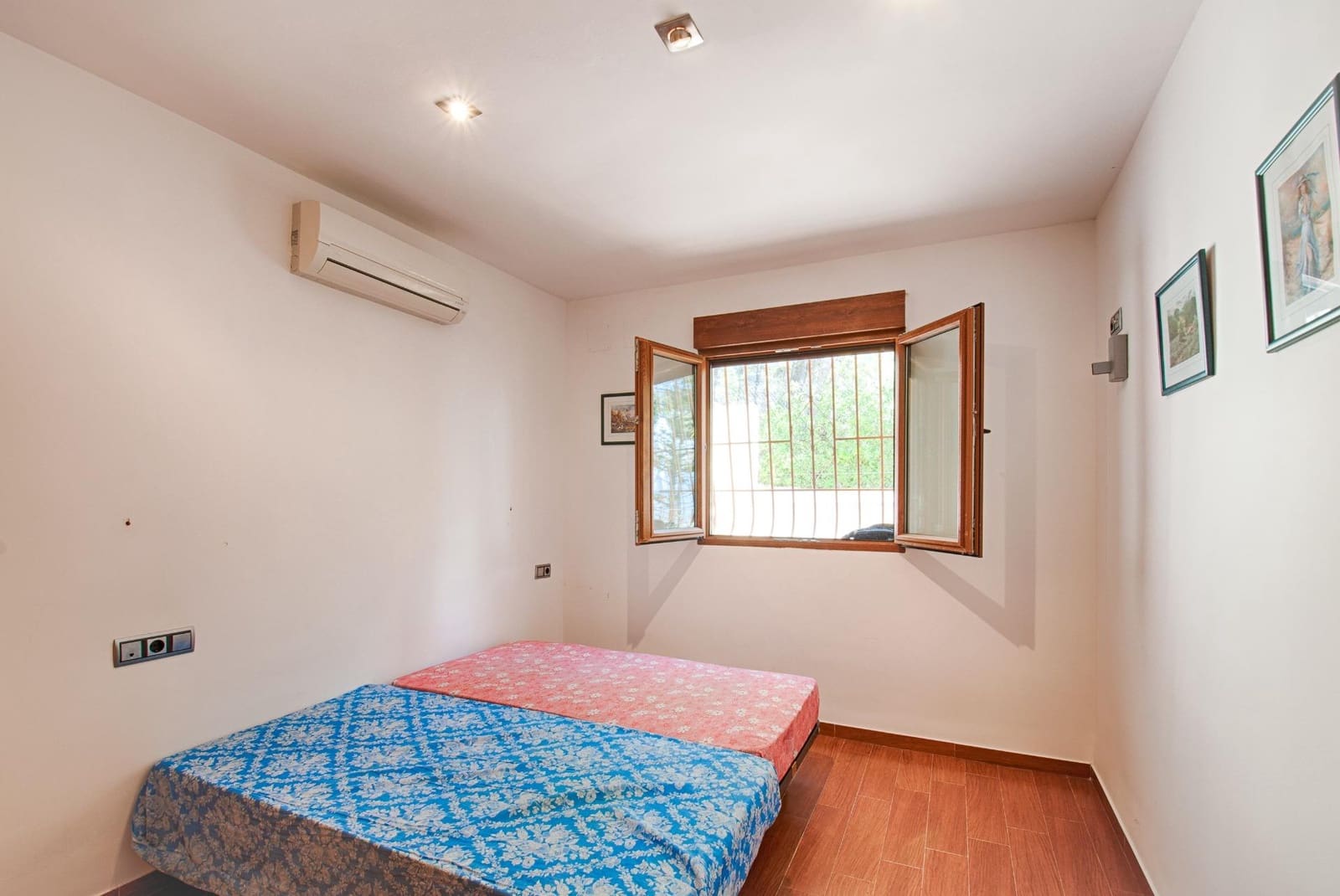 4 soveværelse Finca/Landehus til salg i Turballos med swimmingpool - € 590.000 (Ref: 8891444)