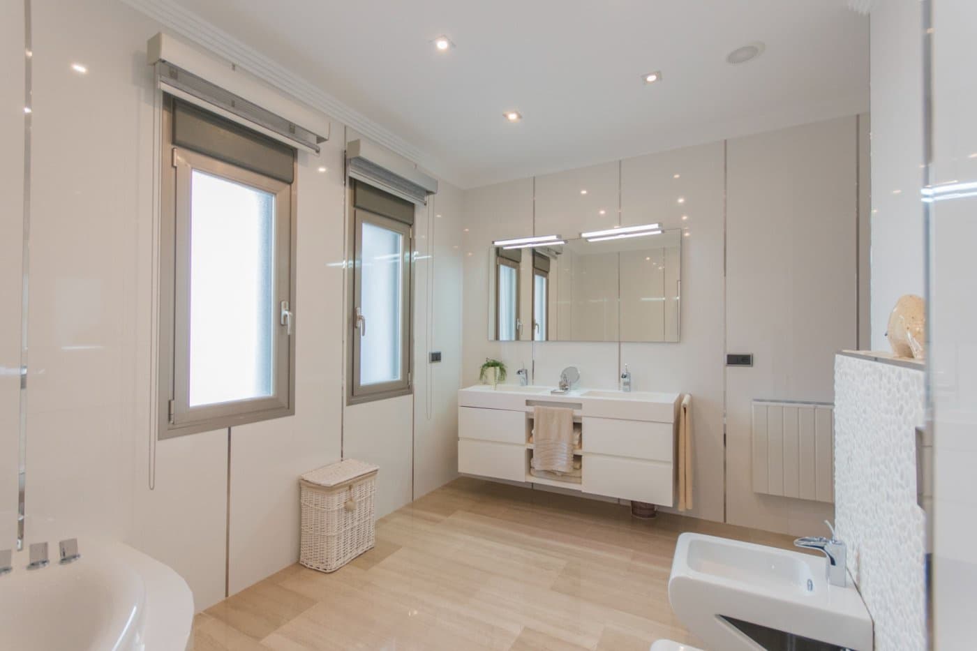 4 bedroom Villa for sale in Benissa with pool - € 1,800,000 (Ref: 8989970)