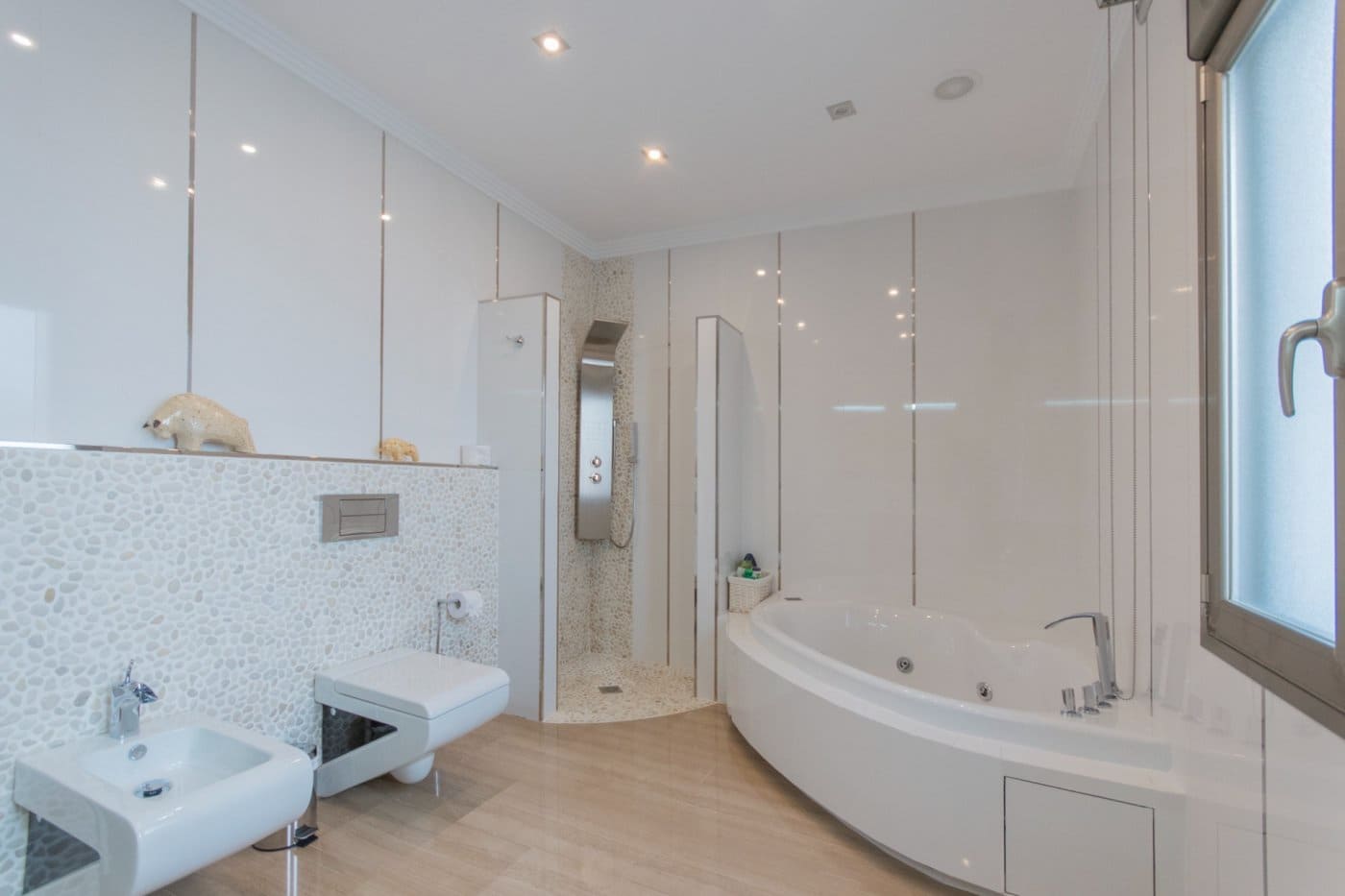 4 bedroom Villa for sale in Benissa with pool - € 1,800,000 (Ref: 8989970)