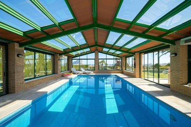 5 bedroom Villa for sale in Calpe / Calp with pool garage - € 2,200,000 (Ref: 9003895)