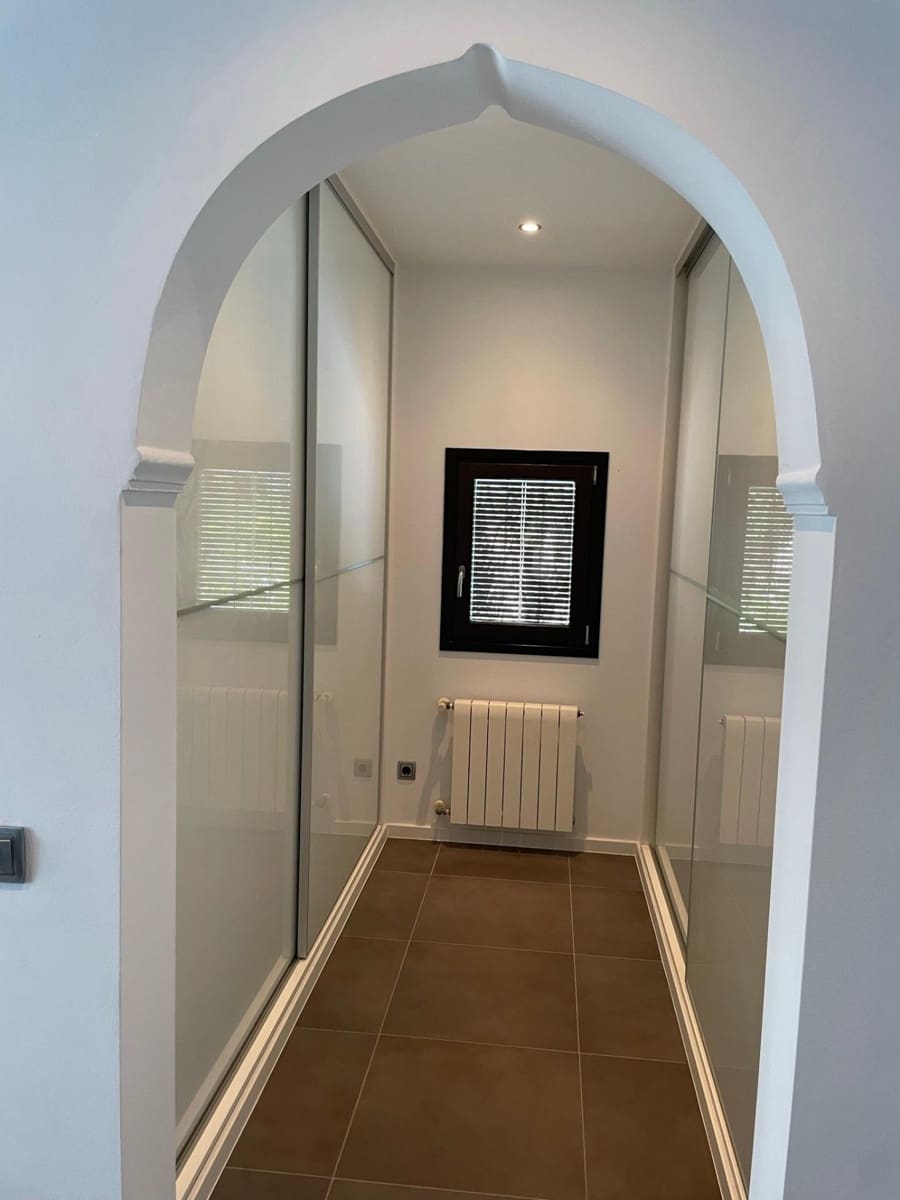 3 bedroom Villa for sale in Moraira with pool - € 1,440,000 (Ref: 9009175)