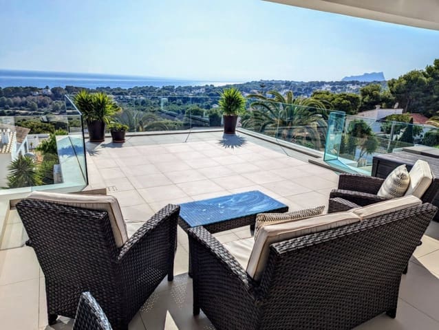 Chalet de 5 habitaciones en Moraira, Teulada-Moraira en venta con piscina garaje - 1.895.000 € (Ref: 9013231)