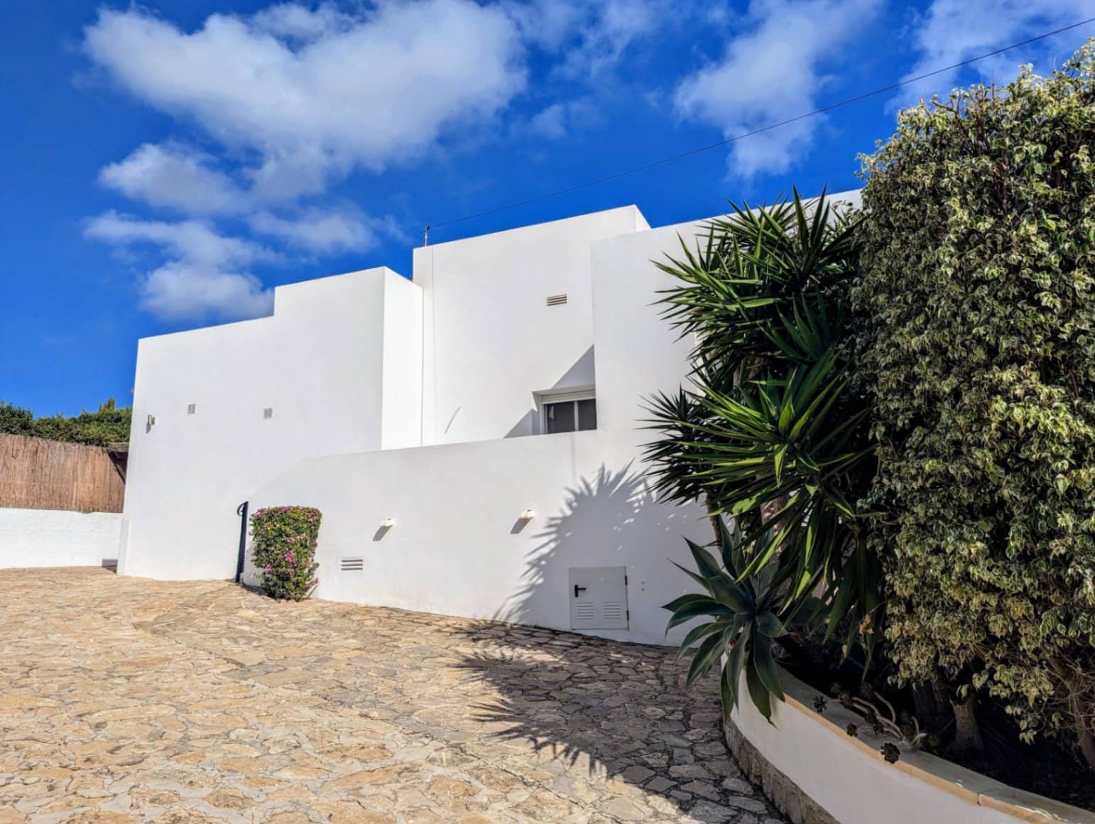 5 bedroom Villa for sale in Moraira with pool garage - € 1,895,000 (Ref: 9013231)
