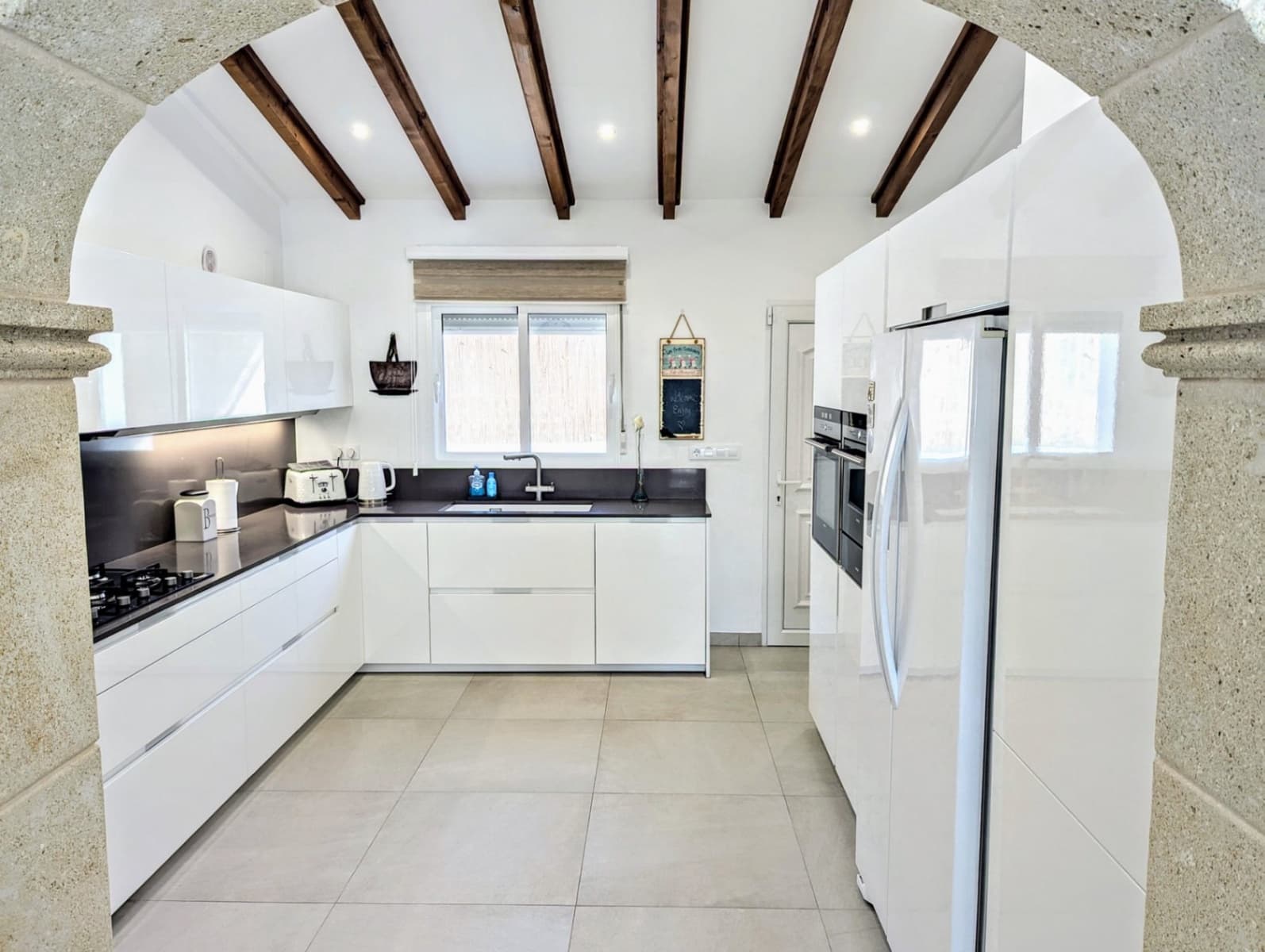 5 bedroom Villa for sale in Moraira with pool garage - € 1,895,000 (Ref: 9013231)