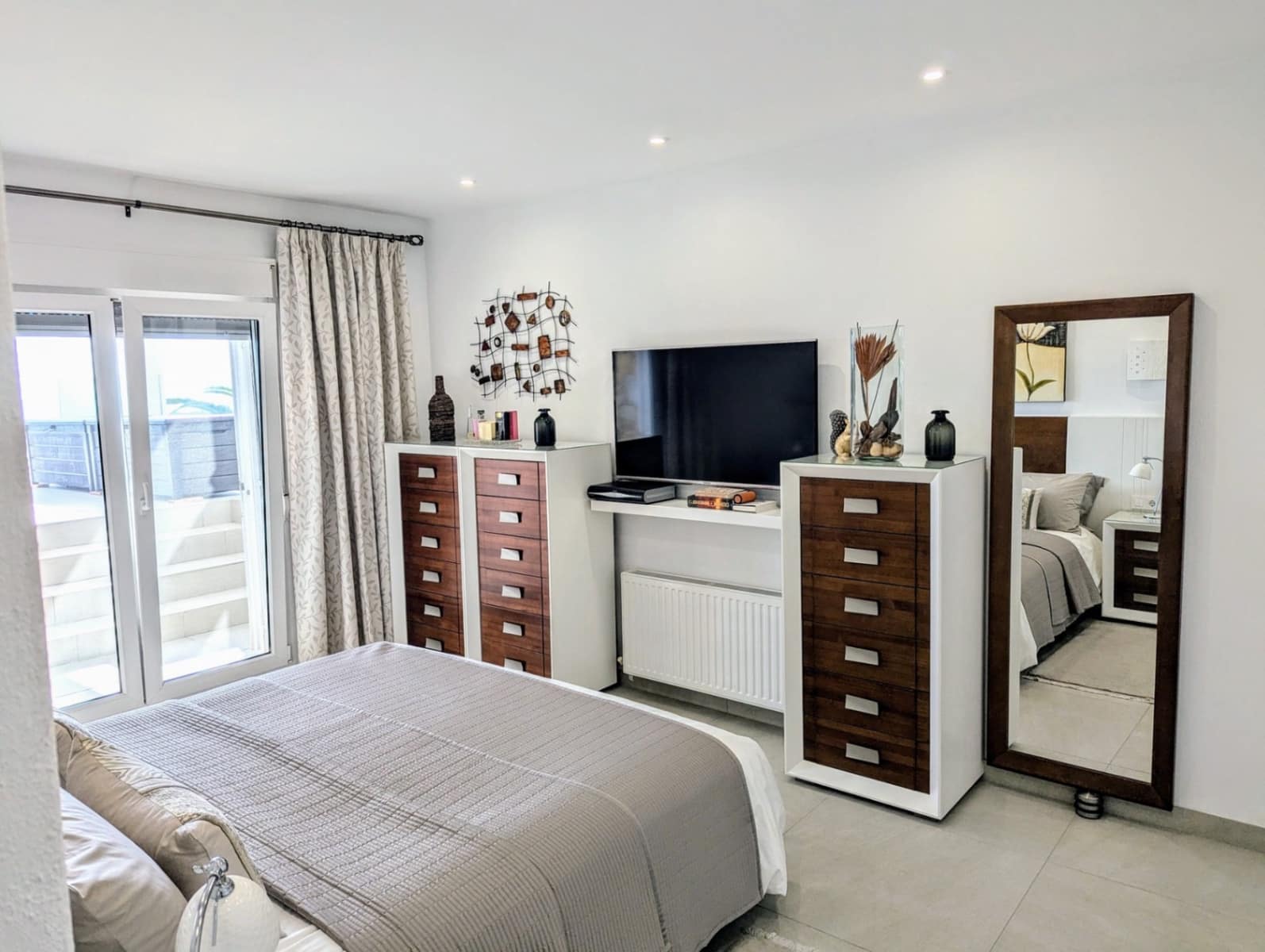 5 bedroom Villa for sale in Moraira with pool garage - € 1,895,000 (Ref: 9013231)