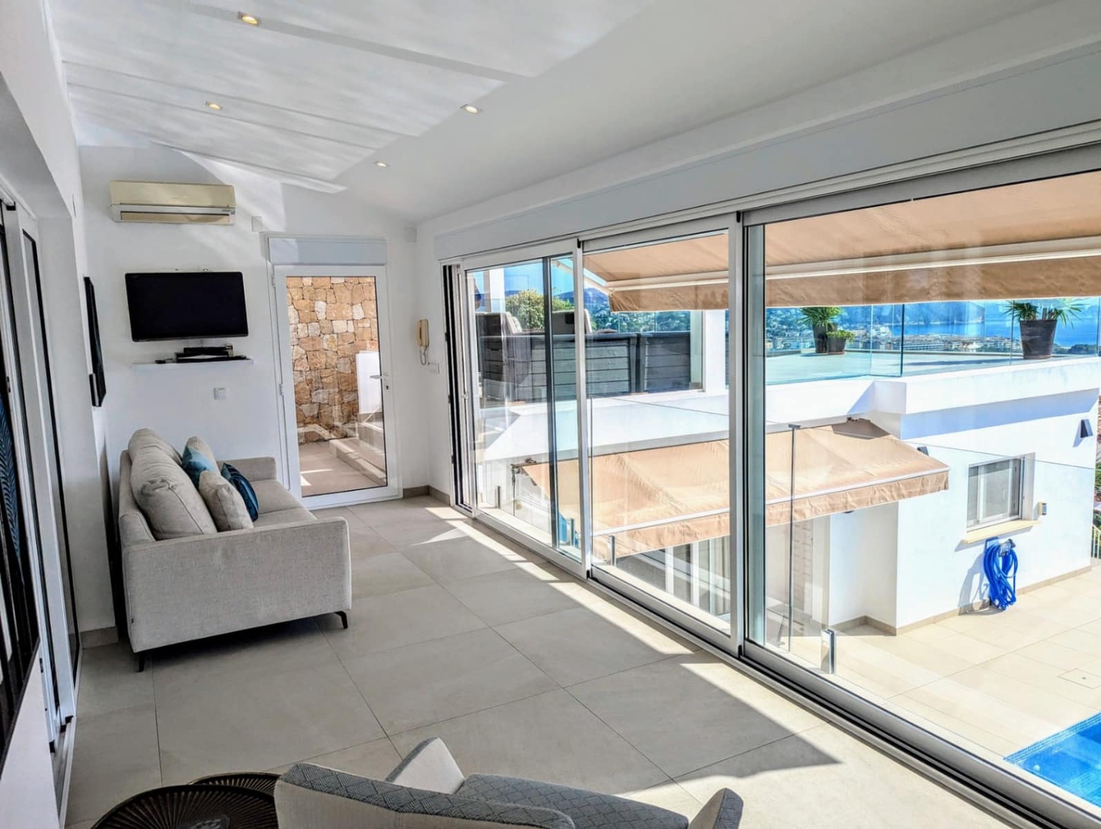 5 bedroom Villa for sale in Moraira with pool garage - € 1,895,000 (Ref: 9013231)