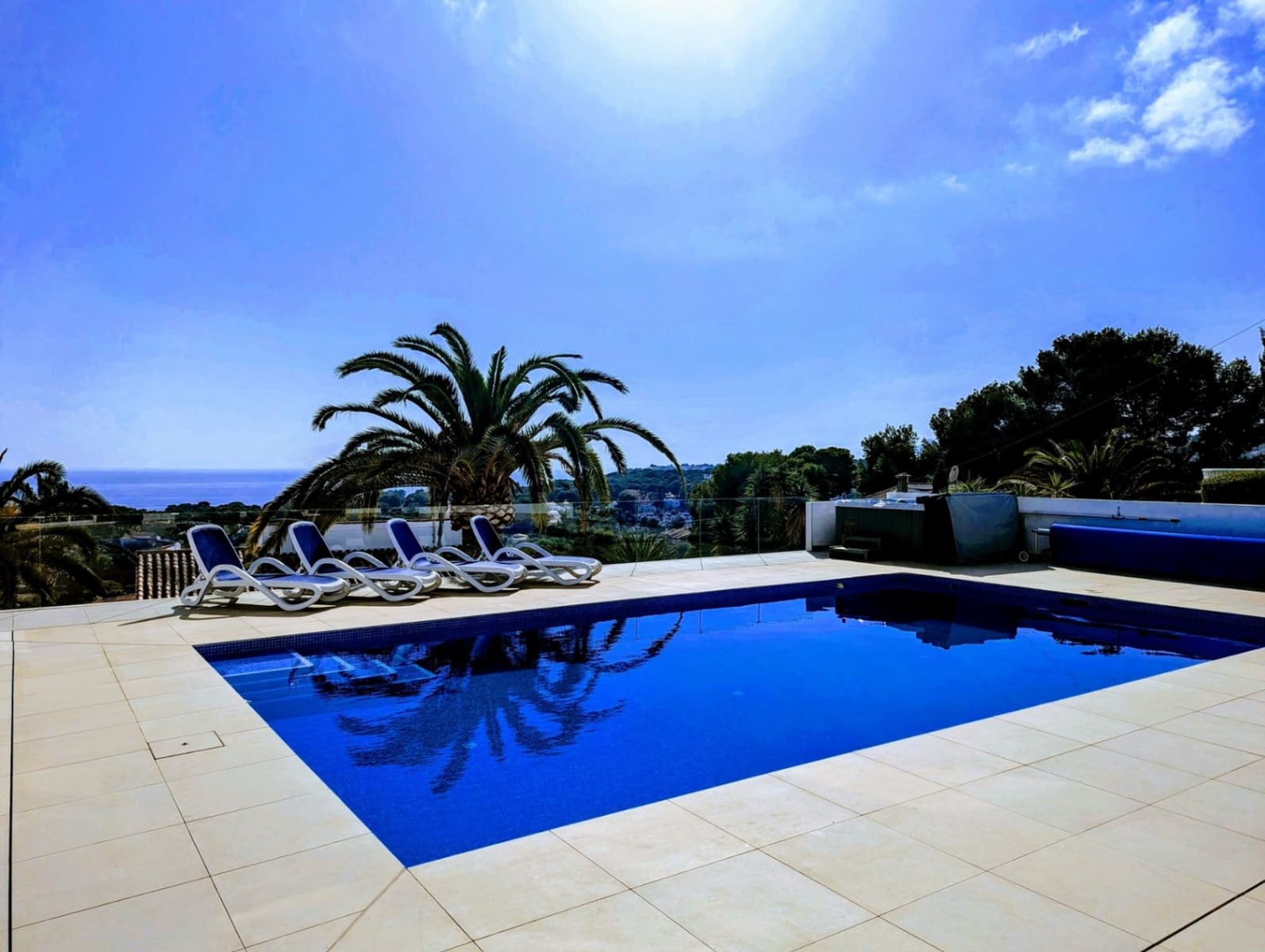 5 bedroom Villa for sale in Moraira with pool garage - € 1,895,000 (Ref: 9013231)