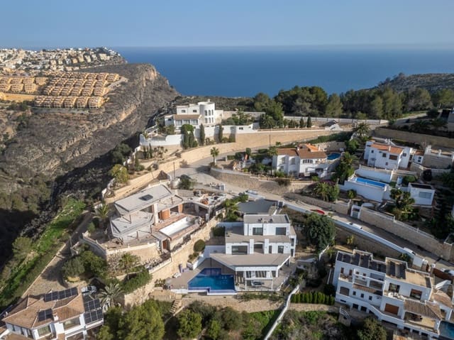 4 slaapkamer Villa te koop in Moraira, Teulada-Moraira met zwembad garage - € 1.900.000 (Ref: 9013232)