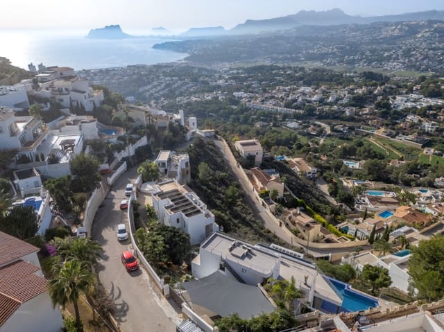 4 slaapkamer Villa te koop in Moraira, Teulada-Moraira met zwembad garage - € 1.900.000 (Ref: 9013232)