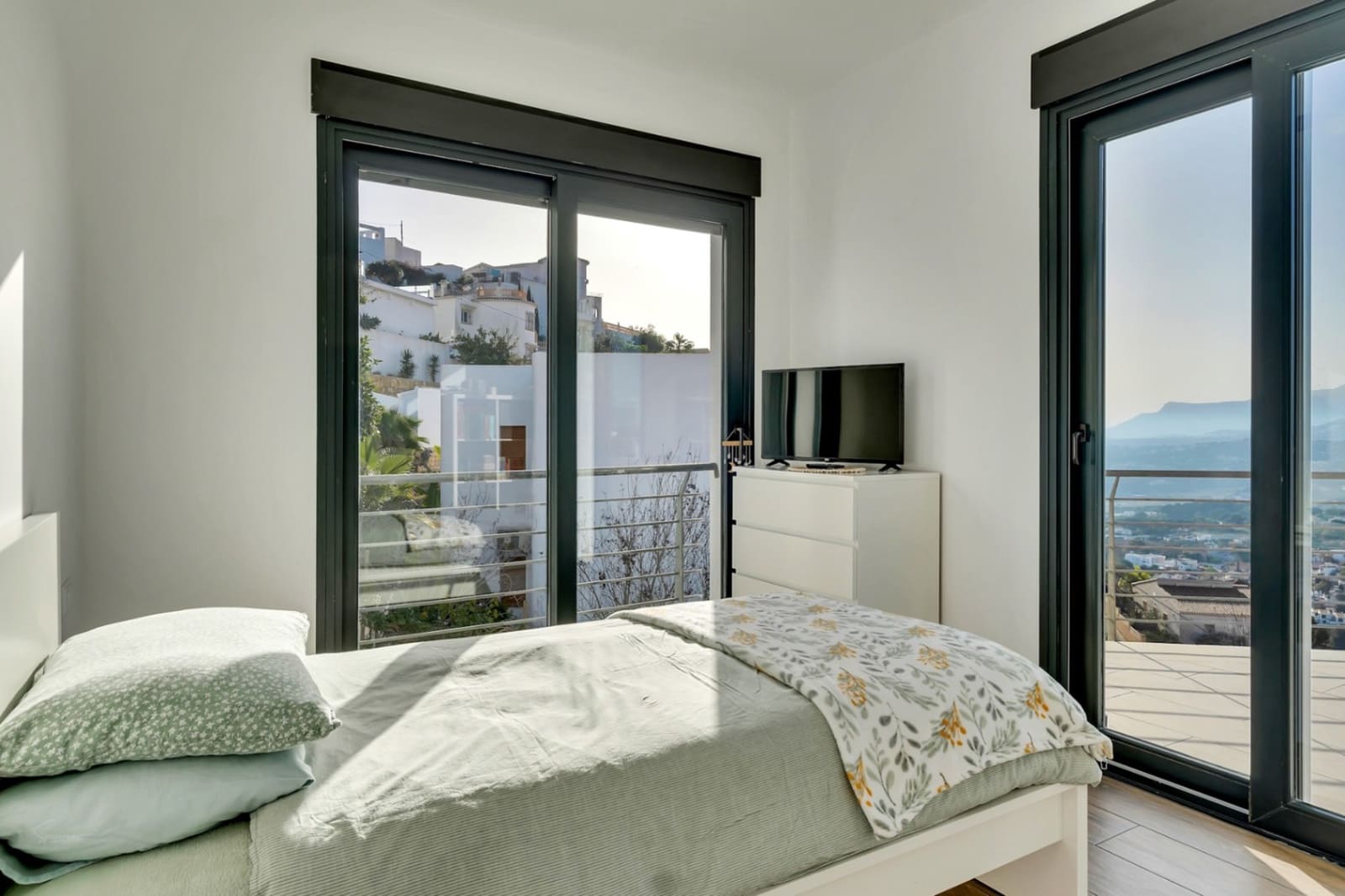 4 slaapkamer Villa te koop in Moraira met zwembad garage - € 1.900.000 (Ref: 9013232)