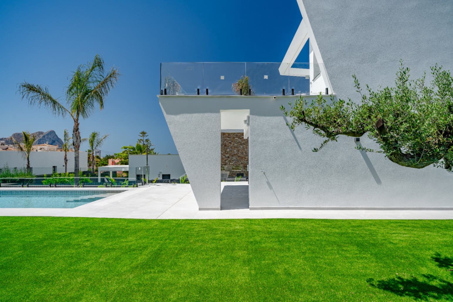 4 bedroom Villa for sale in Calpe / Calp with pool garage - € 1,520,000 (Ref: 9043944)