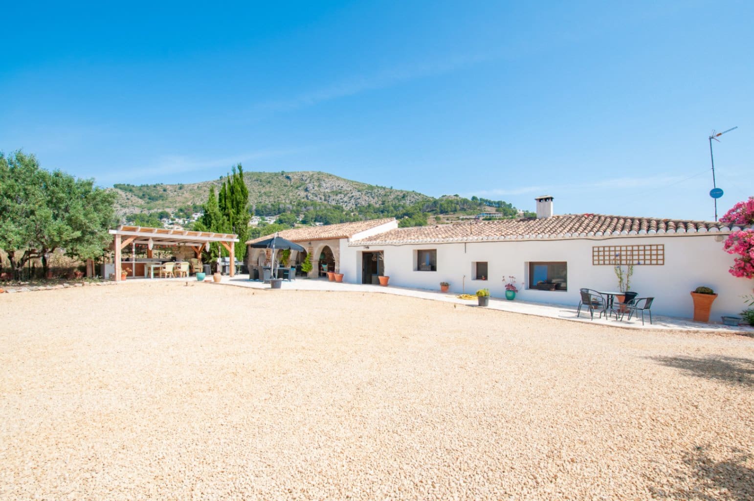 4 soveværelse Finca/Landehus til salg i Alcalali / Alcanali med garage - € 695.000 (Ref: 9103402)