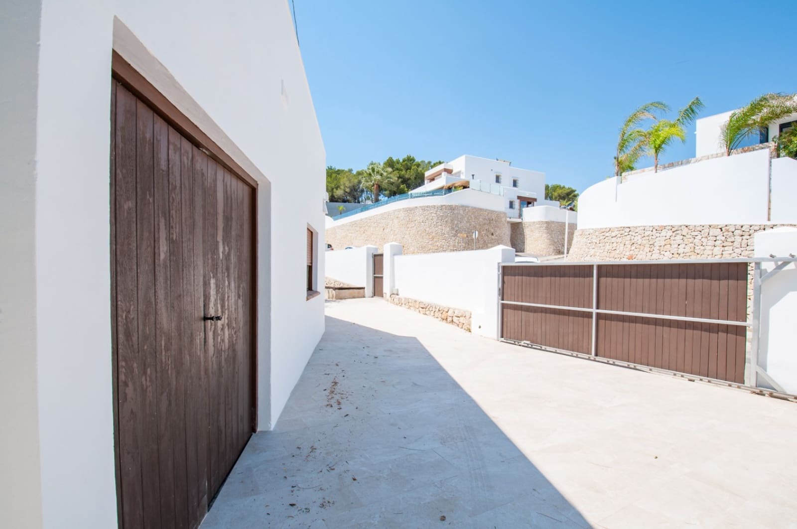 5 bedroom Villa for sale in Moraira with garage - € 1,400,000 (Ref: 9128789)