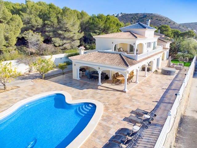 Chalet de 5 habitaciones en Moraira, Teulada-Moraira en venta con piscina garaje - 2.450.000 € (Ref: 9170196)