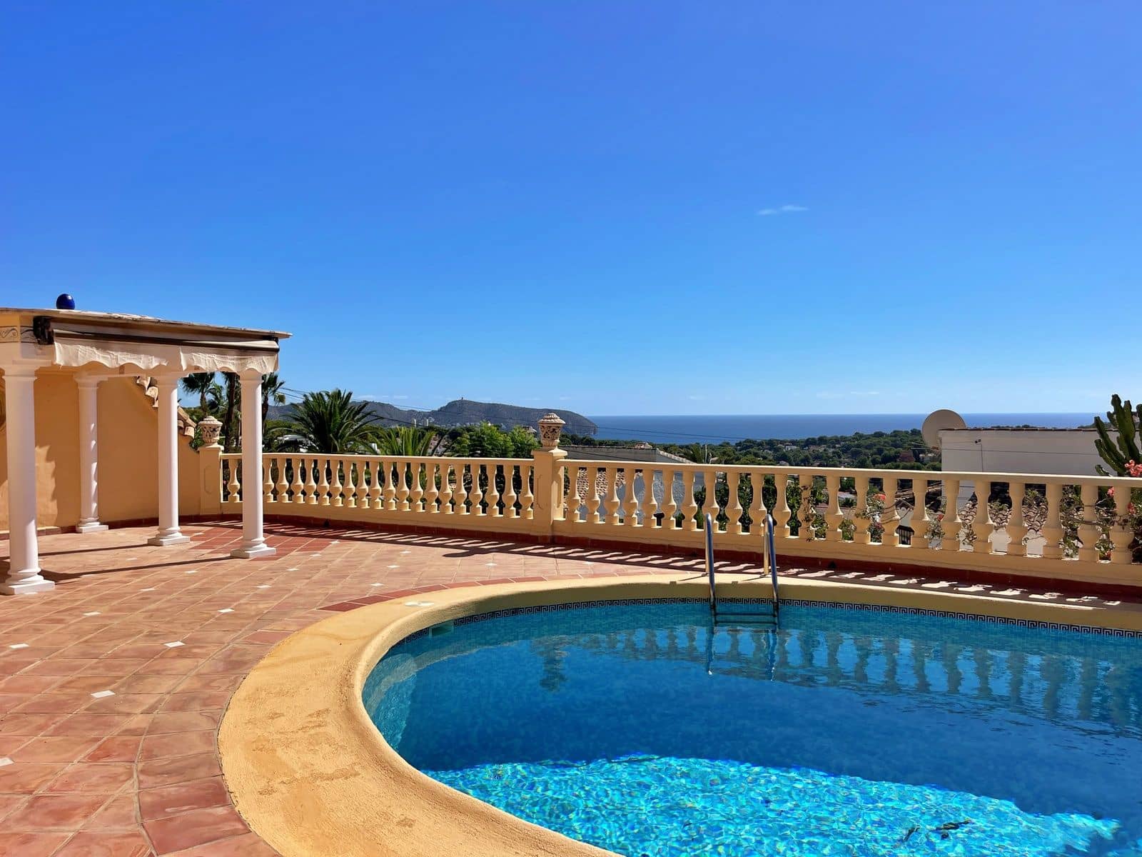 4 bedroom Villa for sale in Teulada with pool garage - € 899,000 (Ref: 9181872)