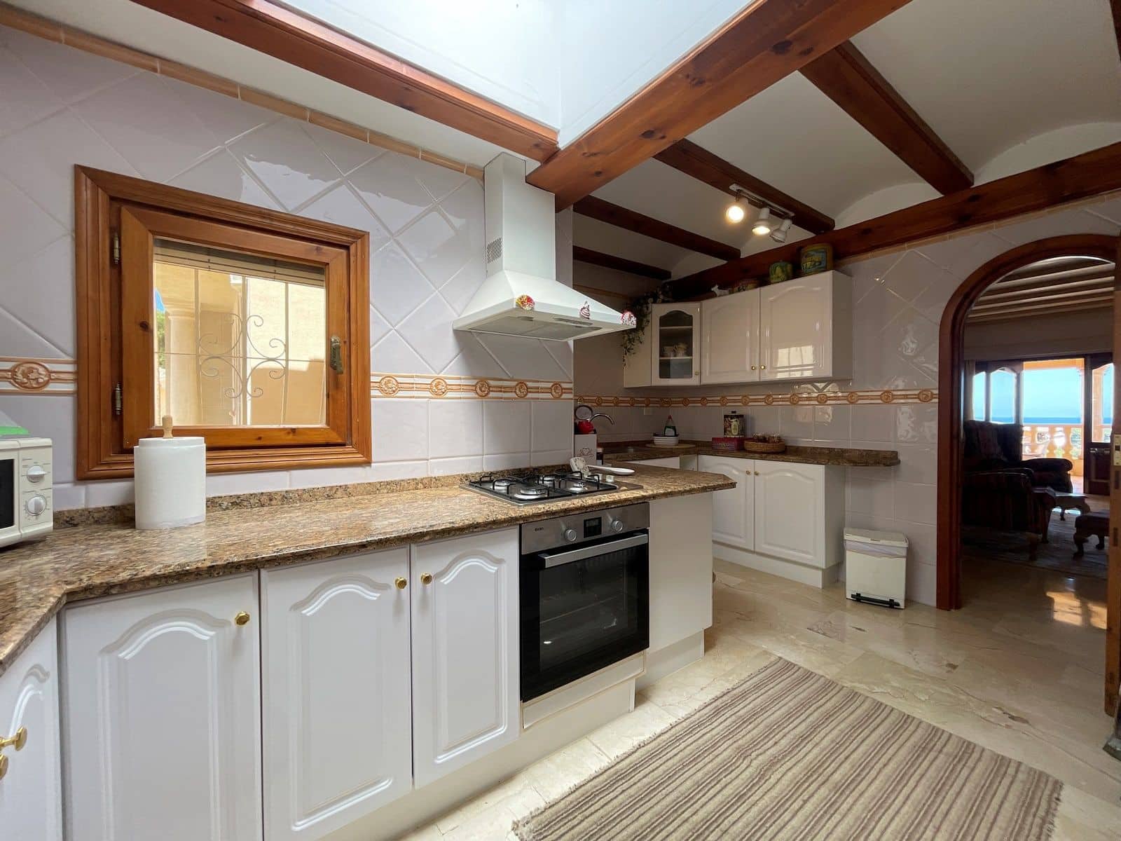 4 bedroom Villa for sale in Teulada with pool garage - € 899,000 (Ref: 9181872)