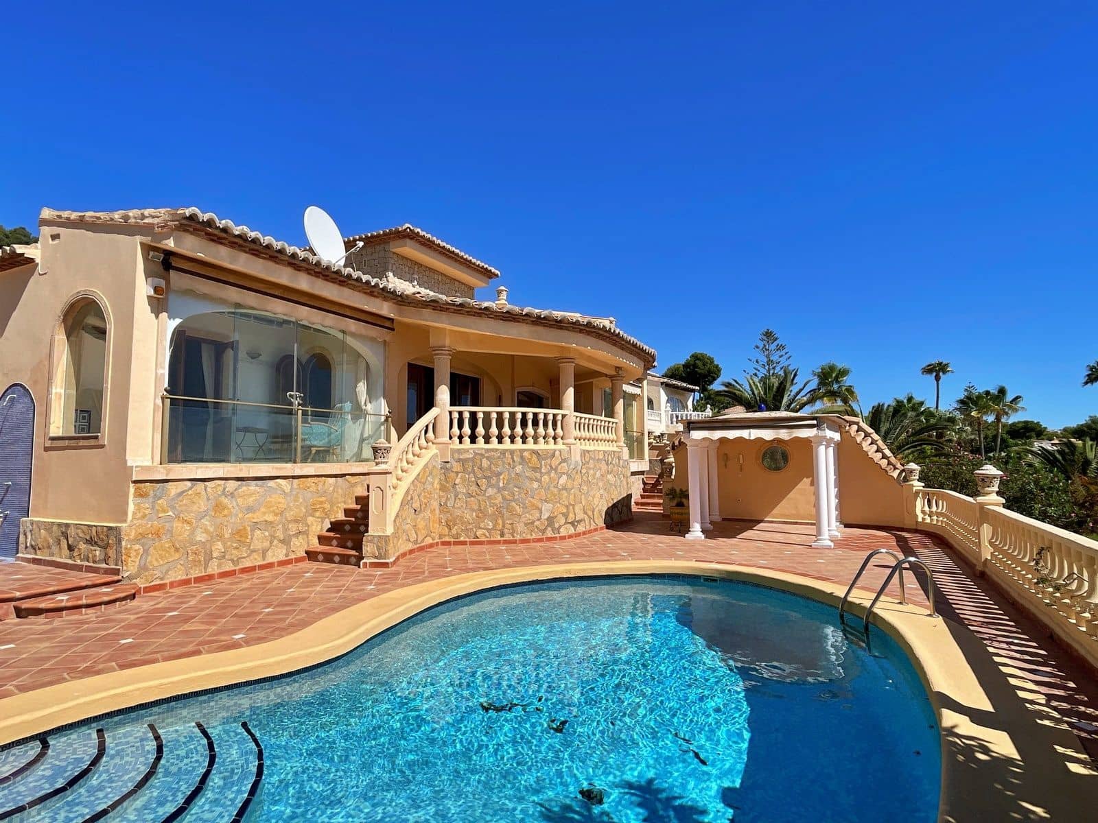 4 bedroom Villa for sale in Teulada with pool garage - € 899,000 (Ref: 9181872)