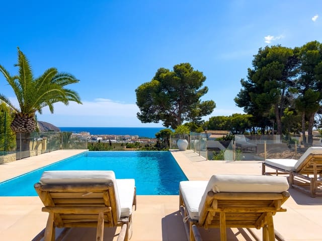 Chalet de 4 habitaciones en Moraira, Teulada-Moraira en venta con piscina garaje - 1.990.000 € (Ref: 9249069)
