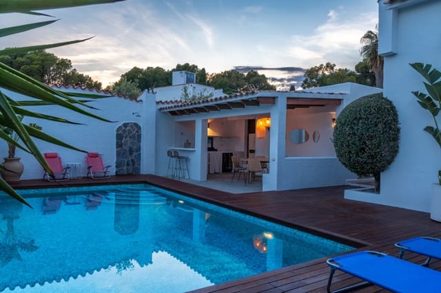 2 bedroom Villa for sale in Altea with pool garage - € 775,000 (Ref: 9311996)
