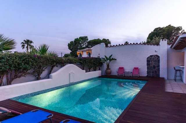 2 bedroom Villa for sale in Altea with pool garage - € 775,000 (Ref: 9311996)