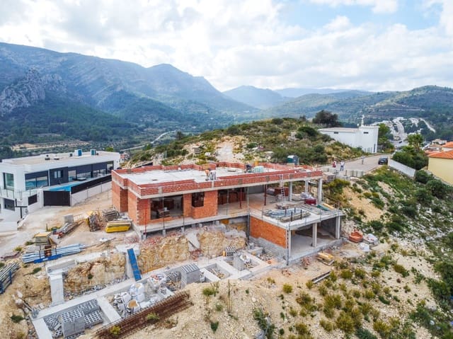 3 slaapkamer Villa te koop in Pedreguer met zwembad garage - € 728.000 (Ref: 9369023)