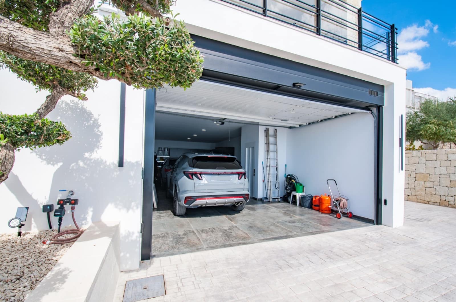 3 bedroom Villa for sale in Benissa with pool garage - € 2,600,000 (Ref: 9613140)