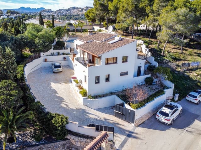 4 sovrum Villa till salu i Moraira, Teulada-Moraira med pool garage - 1 190 000 € (Ref: 9645870)