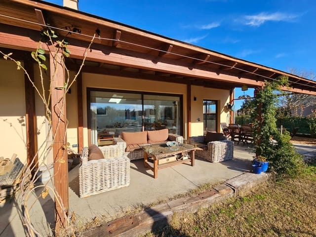 3 Zimmer Villa zu verkaufen in La Tallada d'Empordà mit Garage - 1.100.000 € (Ref: 10170501)