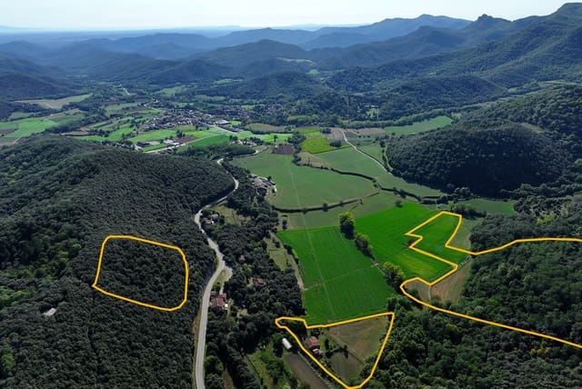 Finca/Casa Rural de 7 habitaciones en Santa Pau en venta con piscina garaje - 450.000 € (Ref: 6098502)