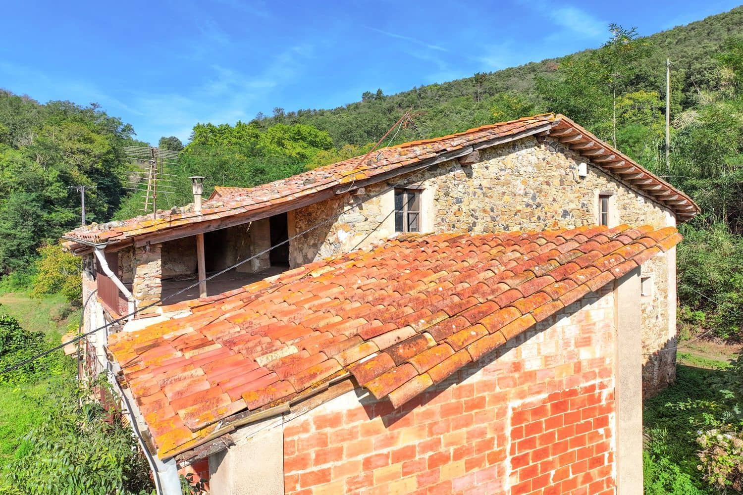 7 chambre Finca/Maison de Campagne à vendre à Santa Pau avec piscine garage - 450 000 € (Ref: 6098502)