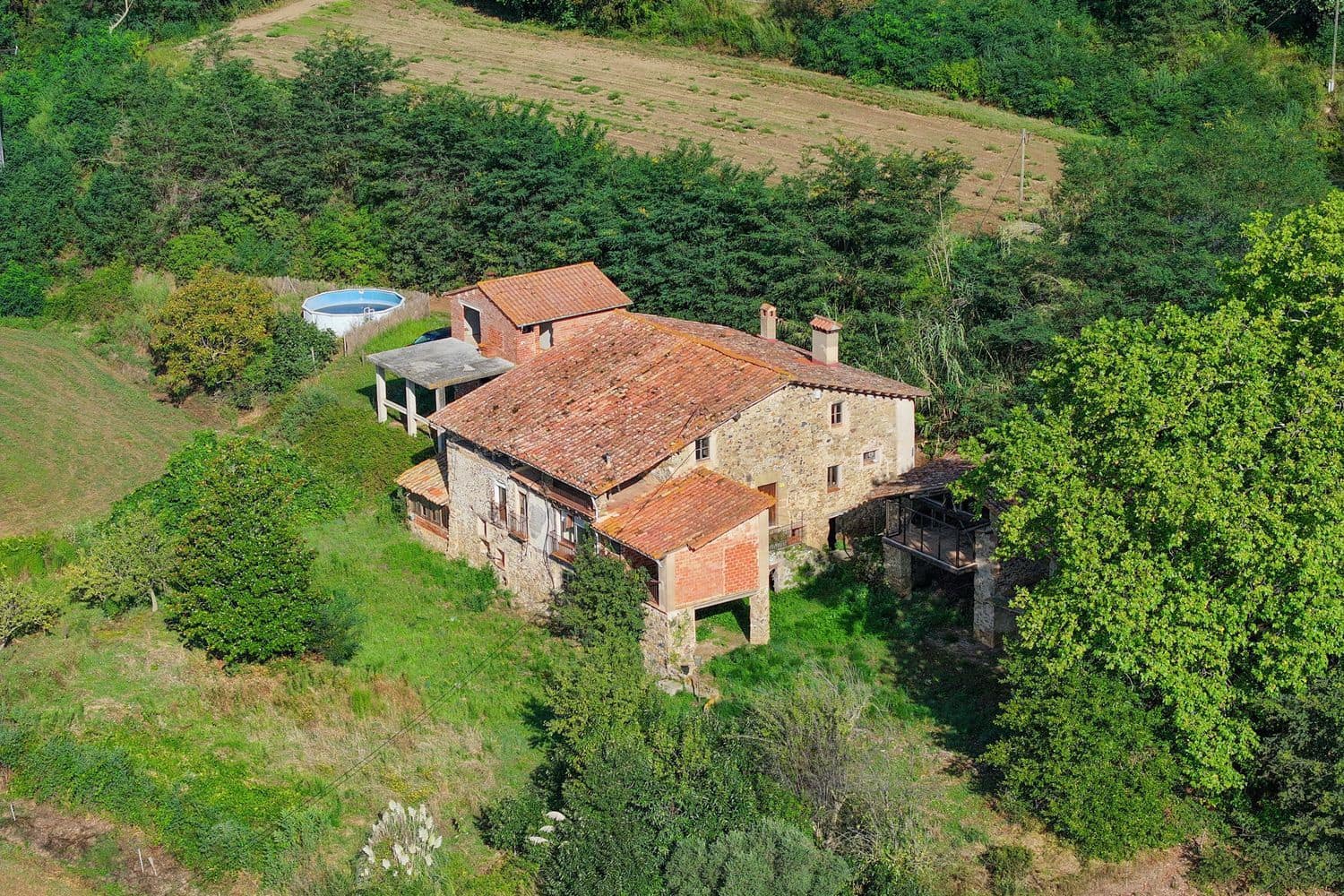 7 chambre Finca/Maison de Campagne à vendre à Santa Pau avec piscine garage - 450 000 € (Ref: 6098502)