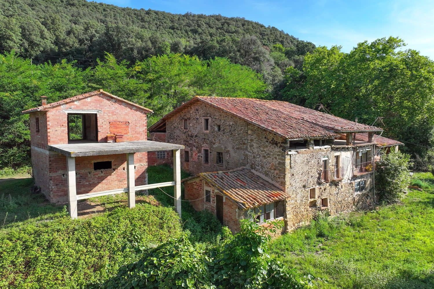 7 chambre Finca/Maison de Campagne à vendre à Santa Pau avec piscine garage - 450 000 € (Ref: 6098502)