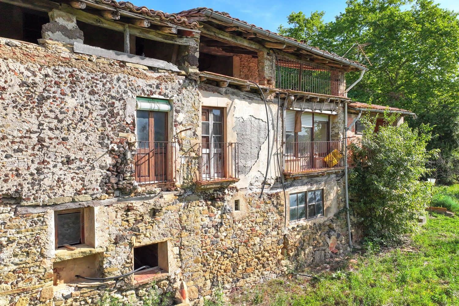 7 chambre Finca/Maison de Campagne à vendre à Santa Pau avec piscine garage - 450 000 € (Ref: 6098502)