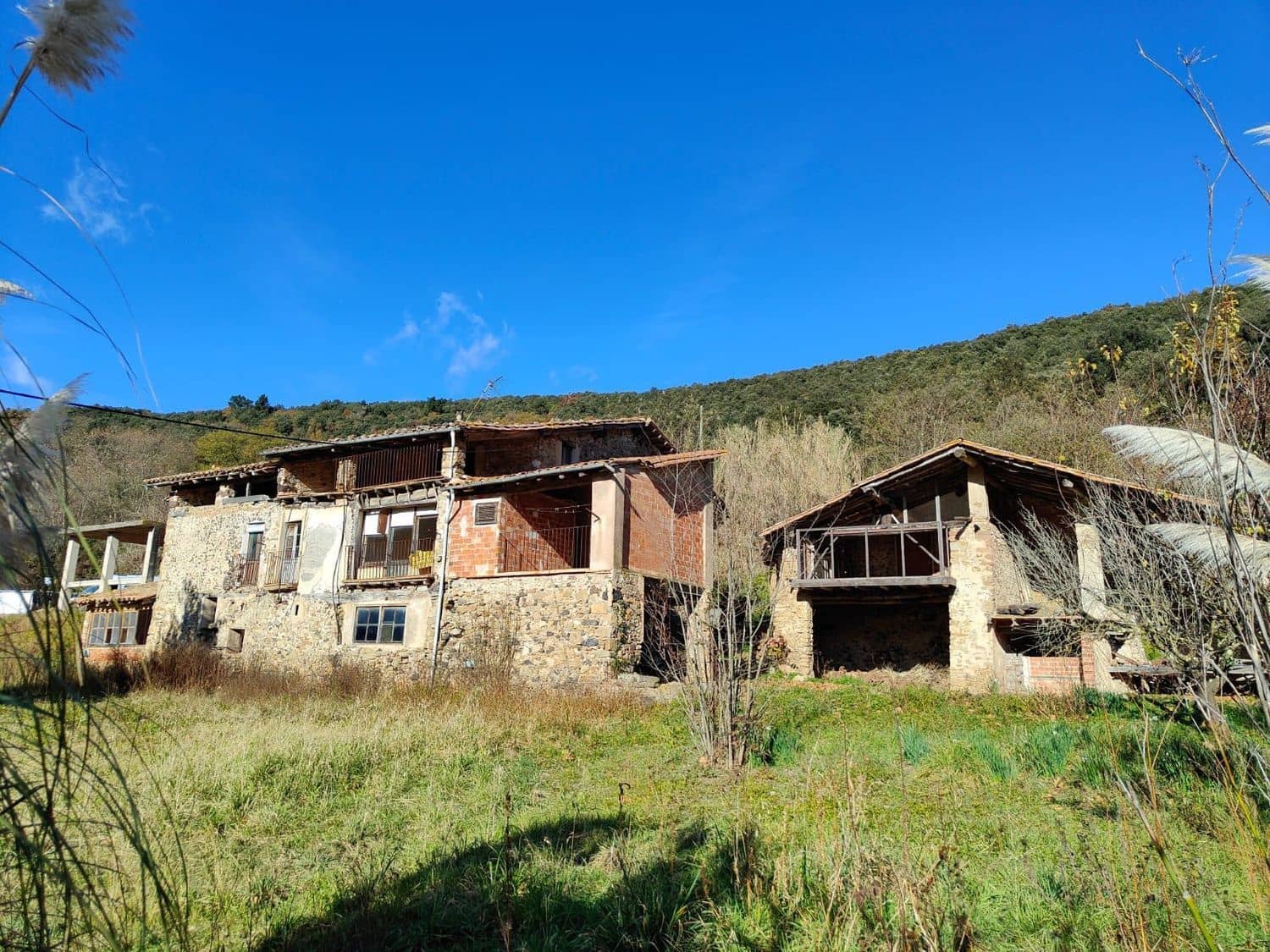 7 chambre Finca/Maison de Campagne à vendre à Santa Pau avec piscine garage - 450 000 € (Ref: 6098502)