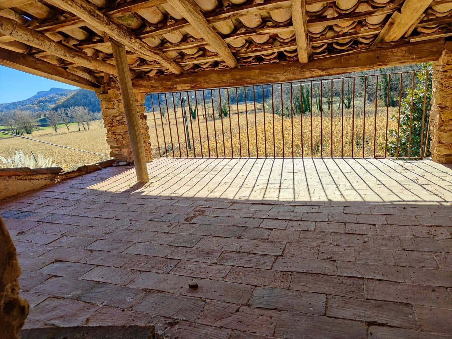 7 chambre Finca/Maison de Campagne à vendre à Santa Pau avec piscine garage - 450 000 € (Ref: 6098502)