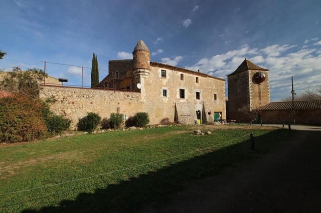 Finca/Casa Rural de 5 habitaciones en Girona ciudad en venta con garaje - 1.500.000 € (Ref: 6624388)