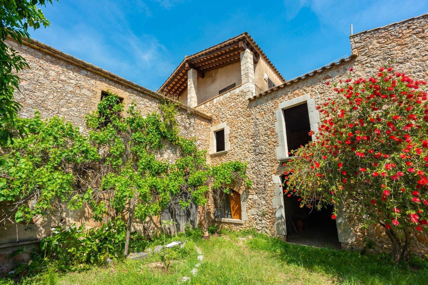 2 soveværelse Finca/Landehus til salg i Bellcaire d'Emporda med garage - € 465.000 (Ref: 7623320)