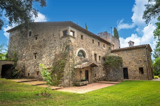 Finca/Casa Rural de 8 habitaciones en Sant Martí de Llémena en venta con garaje - 2.450.000 € (Ref: 9981280)