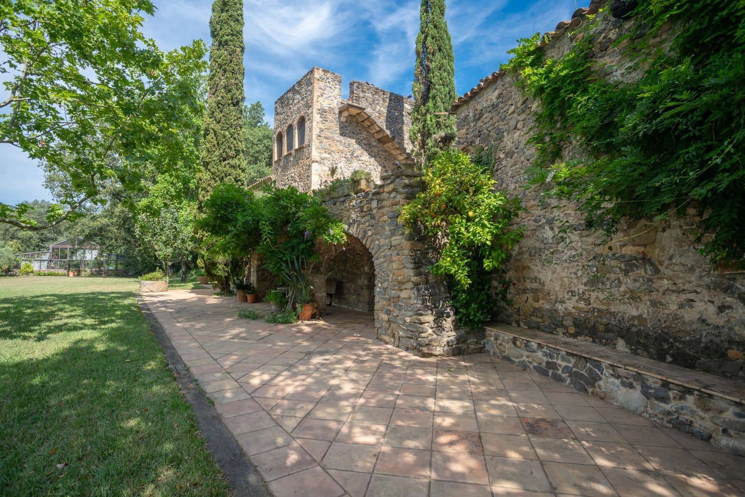 Finca/Casa Rural de 8 habitaciones en Sant Martí de Llémena en venta con garaje - 2.450.000 € (Ref: 9981280)