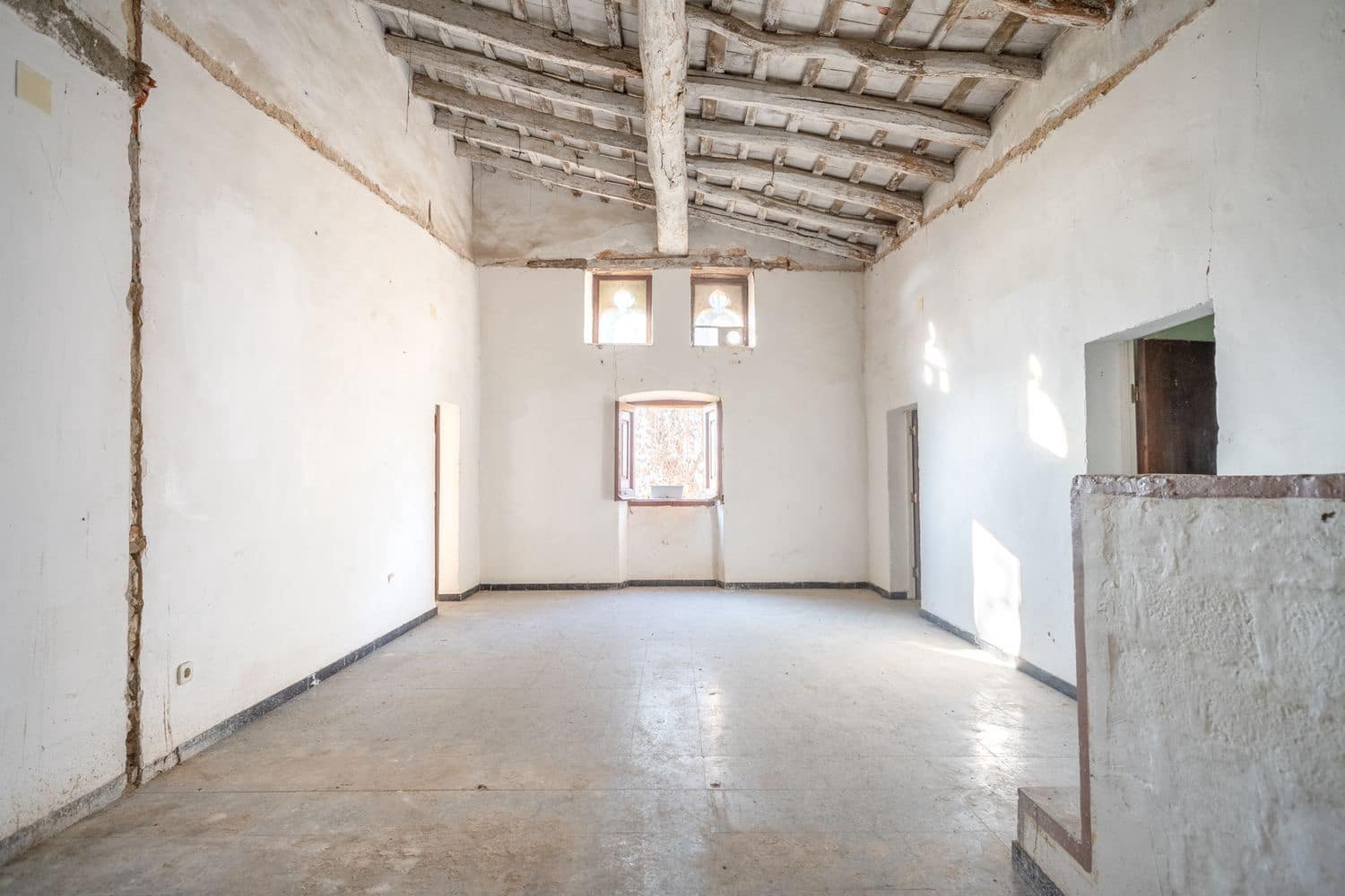 5 bedroom Finca/Country House for sale in Caldes de Malavella with garage - € 495,000 (Ref: 9981283)