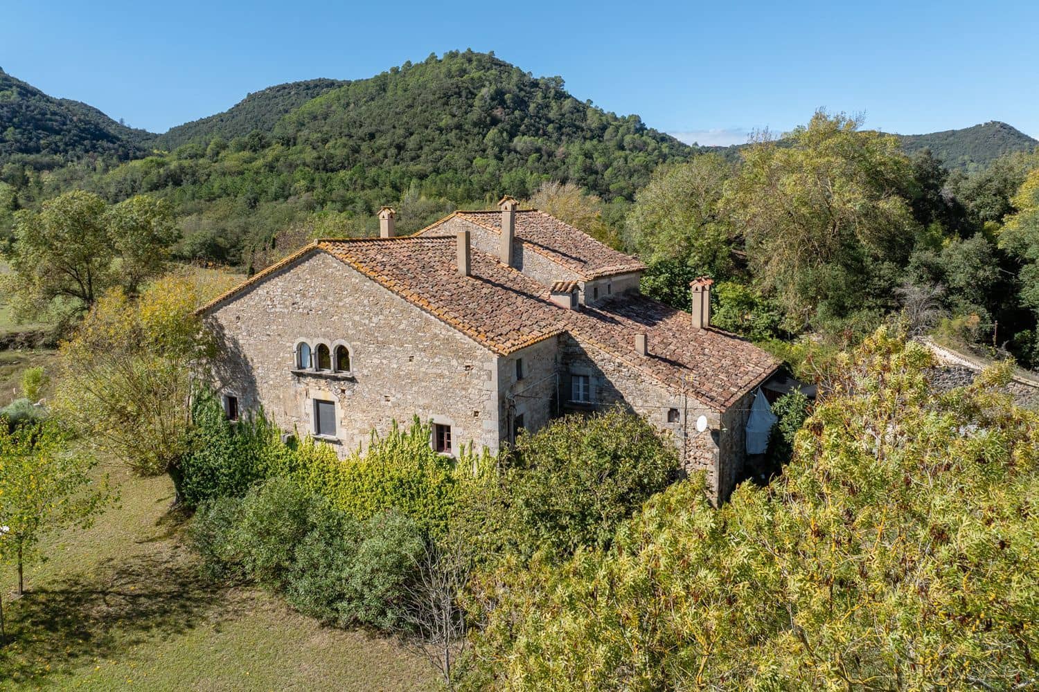 Finca/Casa Rural de 5 habitaciones en Sant Aniol de Finestres en venta con piscina garaje - 1.400.000 € (Ref: 9981284)