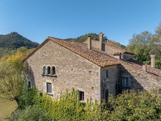 Finca/Casa Rural de 5 habitaciones en Sant Aniol de Finestres en venta con piscina garaje - 1.400.000 € (Ref: 9981284)