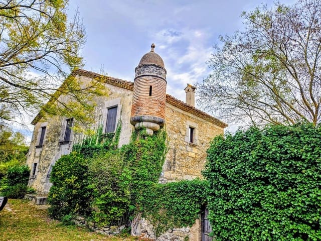 Finca/Casa Rural de 5 habitaciones en Sant Aniol de Finestres en venta con piscina garaje - 1.400.000 € (Ref: 9981284)