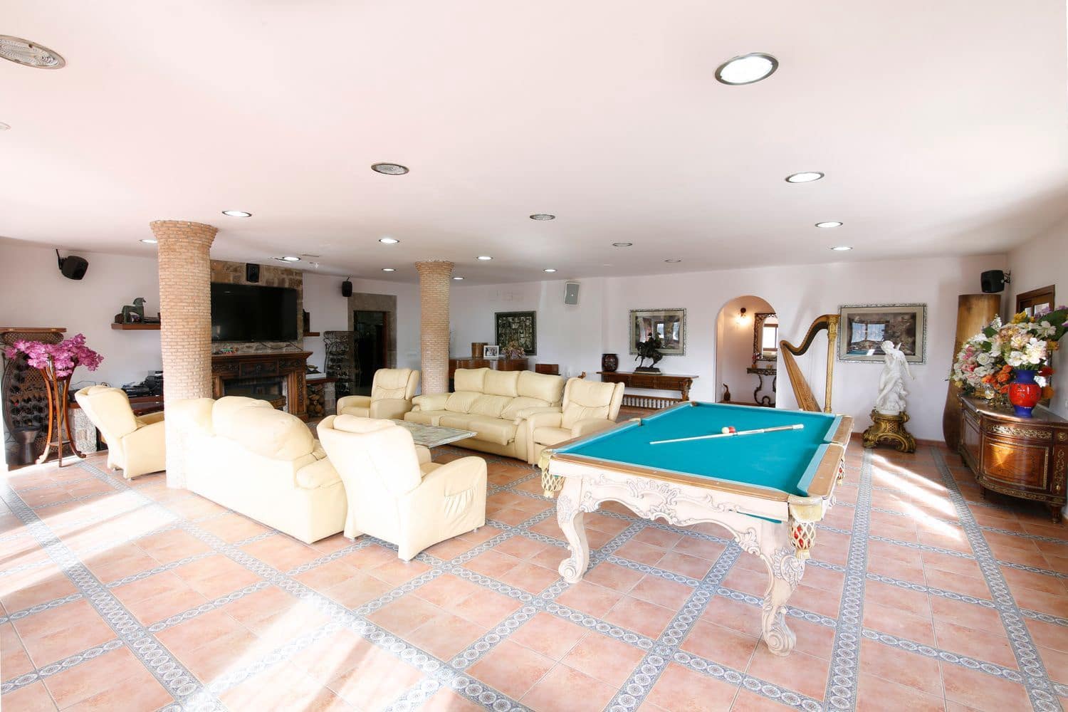 10 soveværelse Finca/Landehus til salg i Moia med garage - € 3.500.000 (Ref: 9981285)