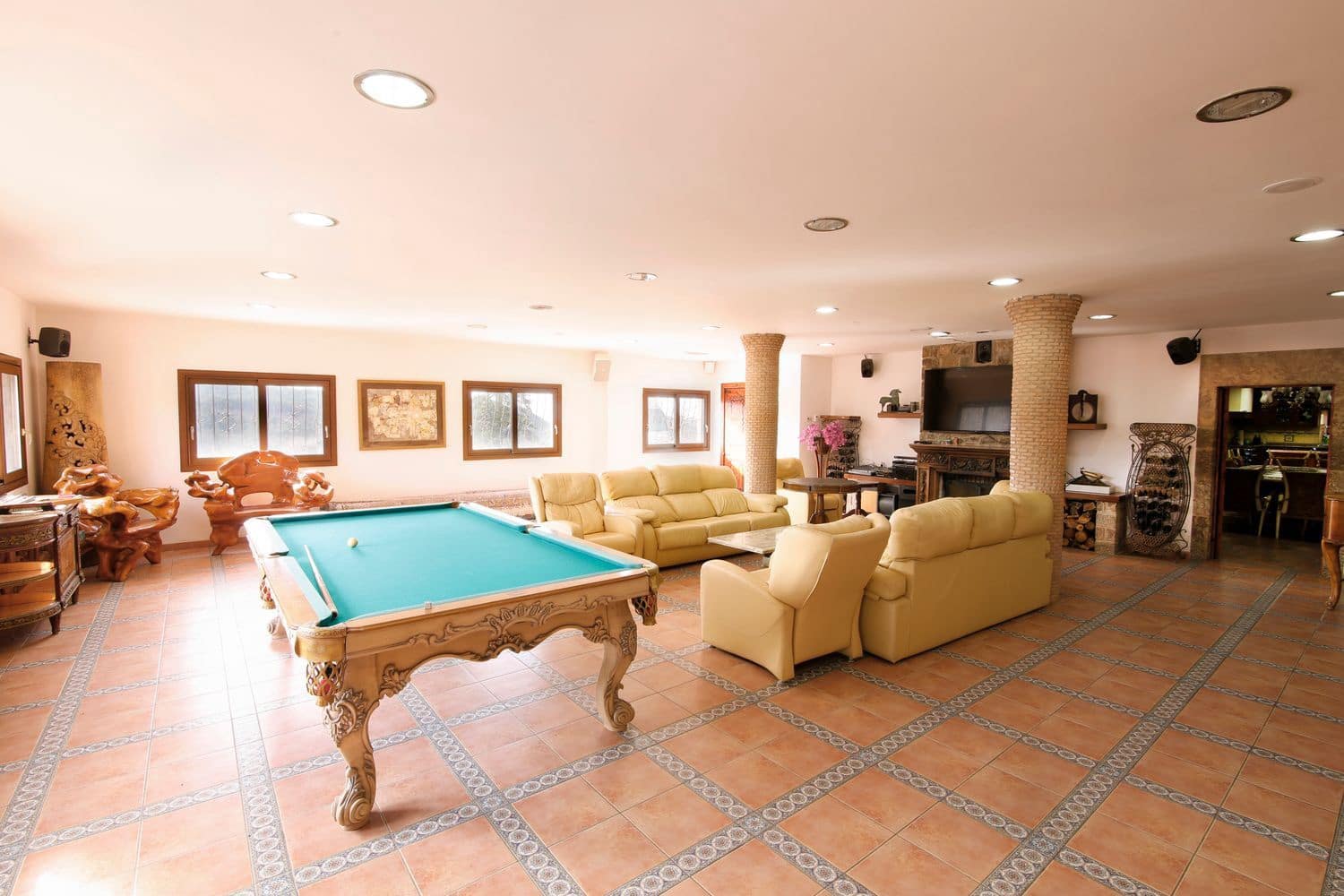 10 soveværelse Finca/Landehus til salg i Moia med garage - € 3.500.000 (Ref: 9981285)
