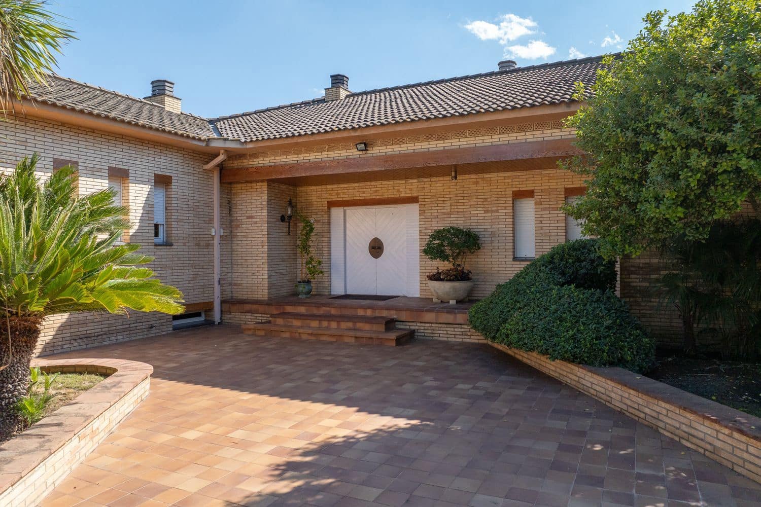 5 bedroom Finca/Country House for sale in Cornella del Terri with garage - € 1,495,000 (Ref: 9981286)