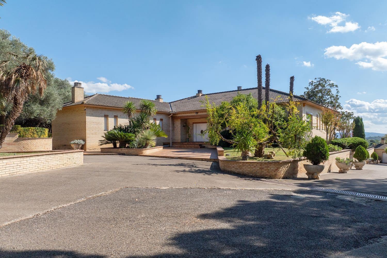 5 bedroom Finca/Country House for sale in Cornella del Terri with garage - € 1,495,000 (Ref: 9981286)