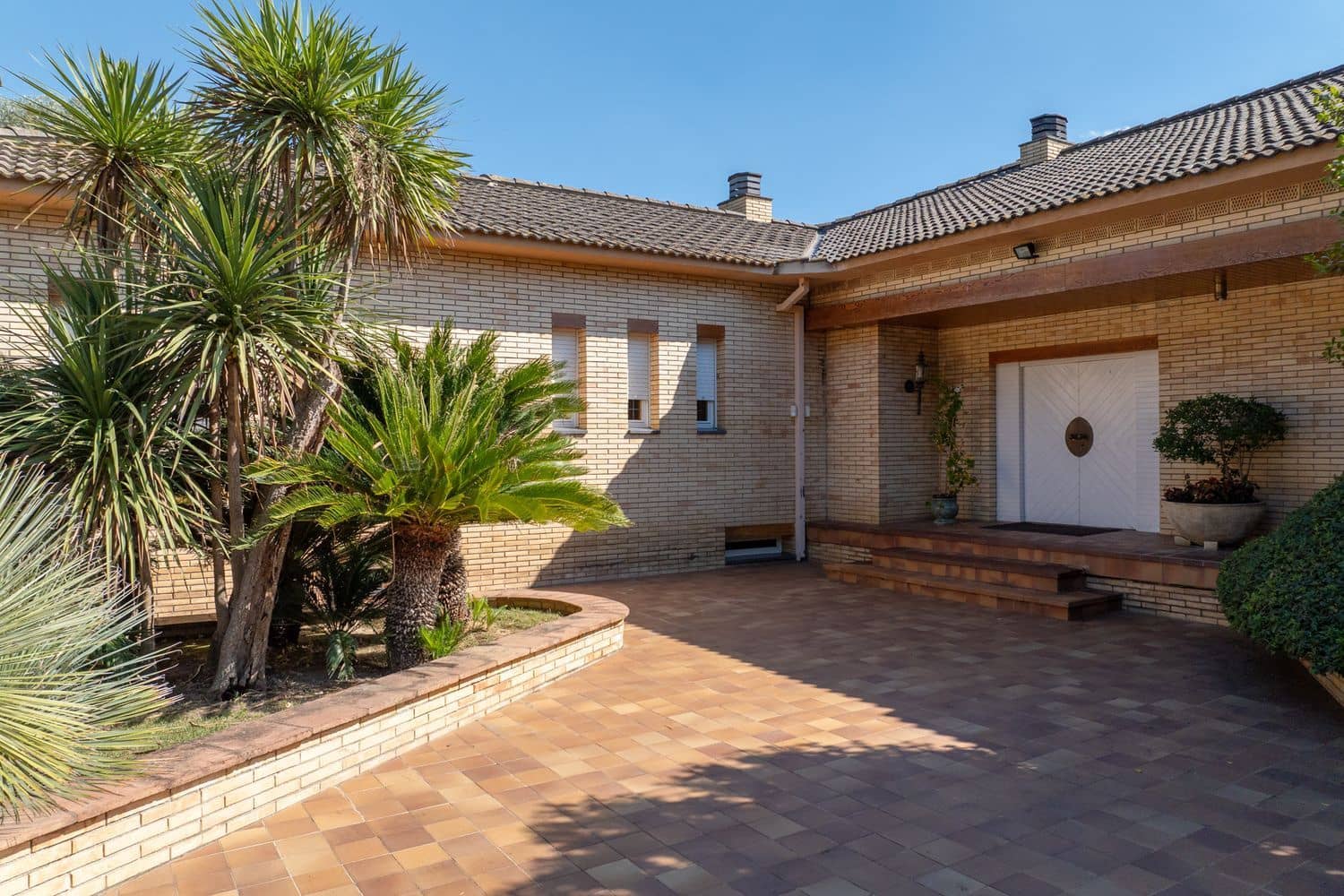 5 bedroom Finca/Country House for sale in Cornella del Terri with garage - € 1,495,000 (Ref: 9981286)